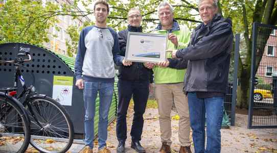 Zertifikatsübergabe Fahrradfreundliches Unternehmen mit 4 Personen